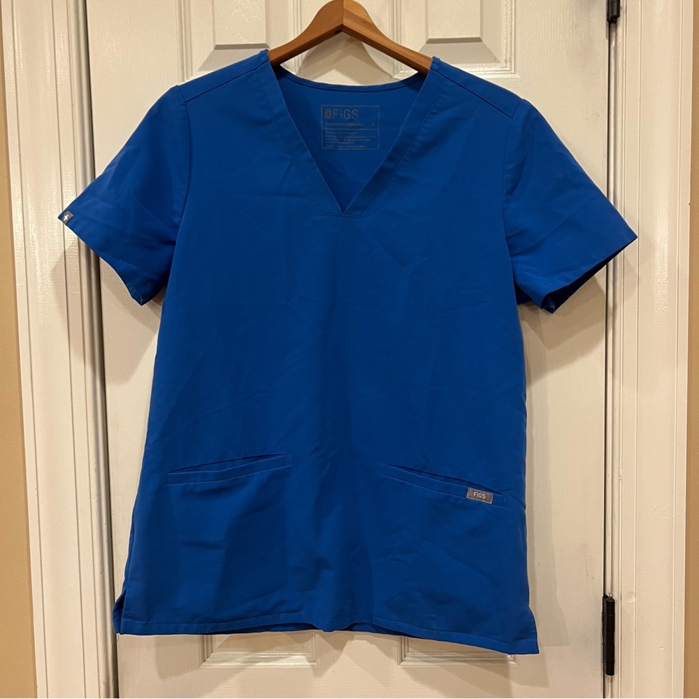 Figs Scrub Set Royal Blue Women’s Casma Three Pocket Top Kade Cargo Scrub Pants - Picture 2 of 8